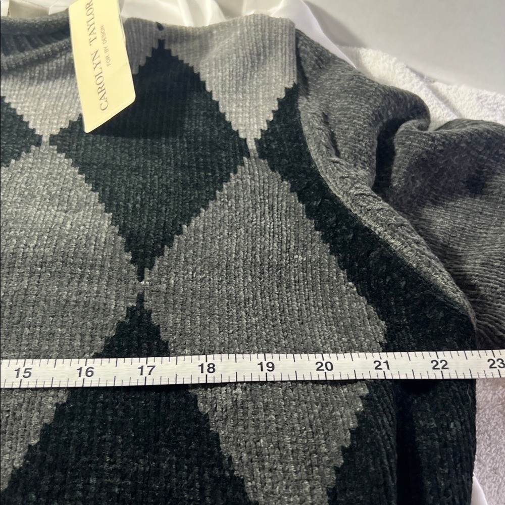 VINTAGE CAROLYN TAYLOR LUXURY Women’s Sweater Large Black Gray CHENILLE