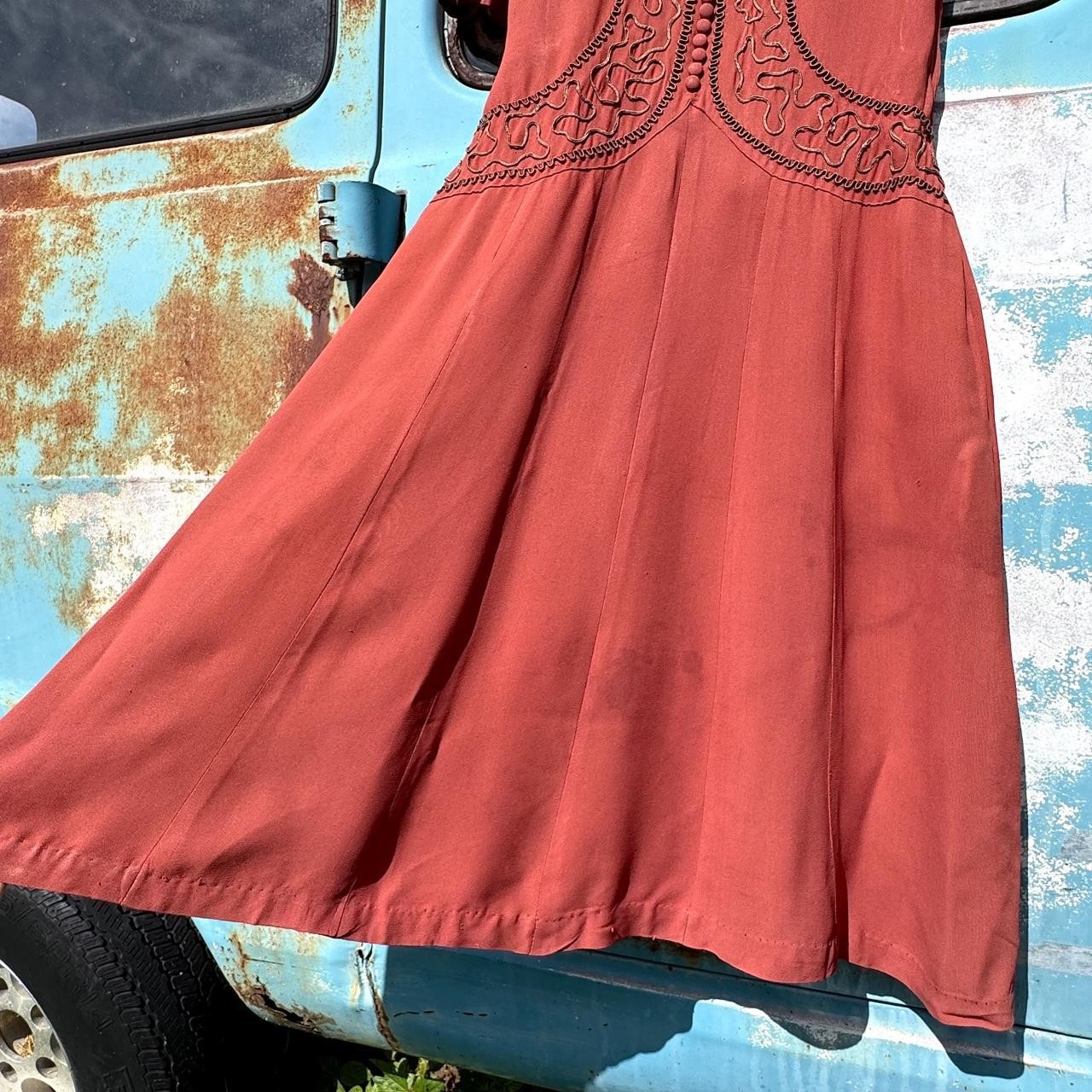 1930s terracotta red rayon crepe day dress w/ contrast squiggle soutache