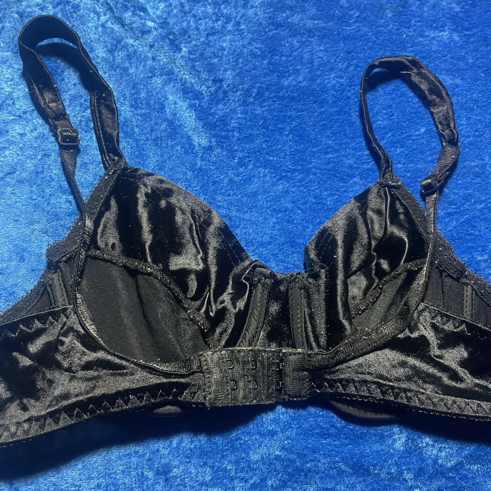 Vintage Shiny Black Bra Underwire No Tag Size 34b??