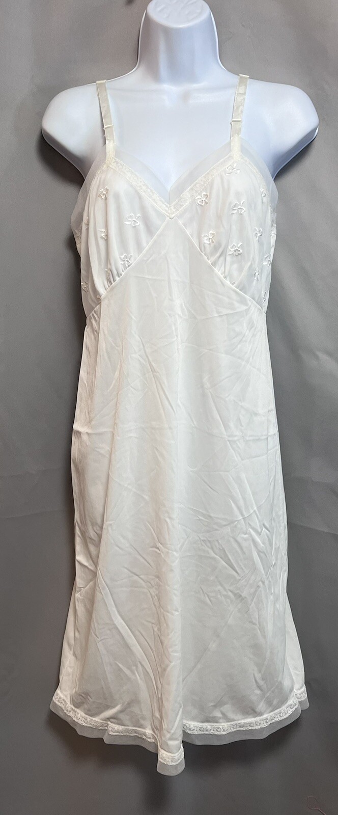 Vintage White Women’s Nylon Lace Lingerie 39” Long Embroidered