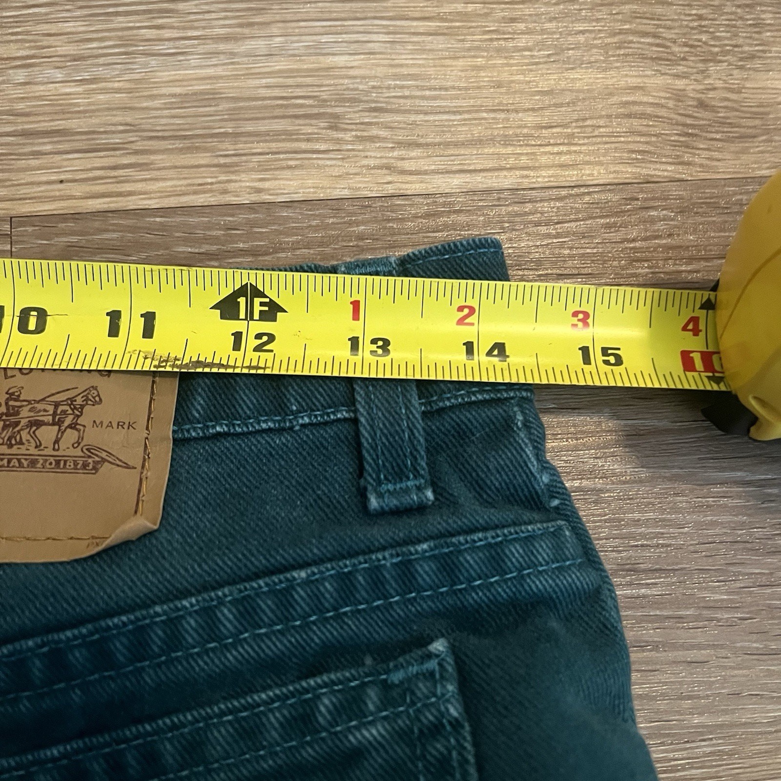 Vintage 90s Levi’s 9 Green Denim Shorts 950 Relaxed Fit Longer Length READ DESC