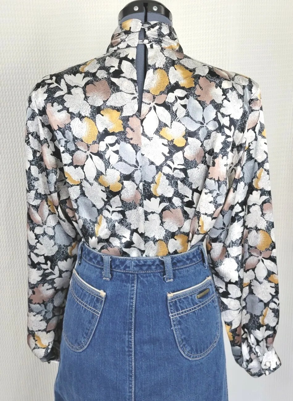 Vtg Notations Black/White/Grey/Brown Paisley Print over Leaf Print Blouse Sz 8