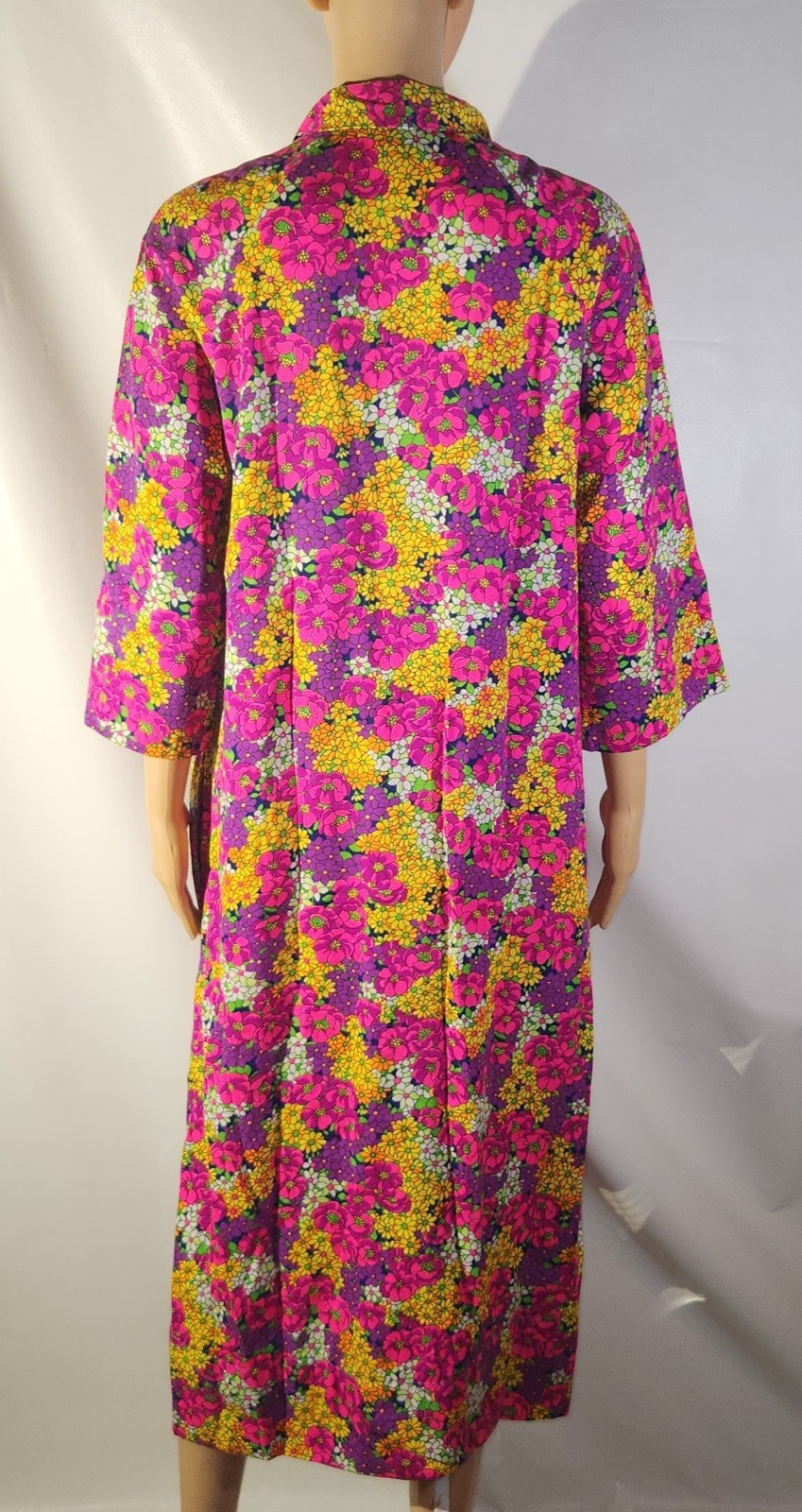 Vintage 60s Floral Flower Power Iconic Psychedelic House Coat Dress Maxi Robe