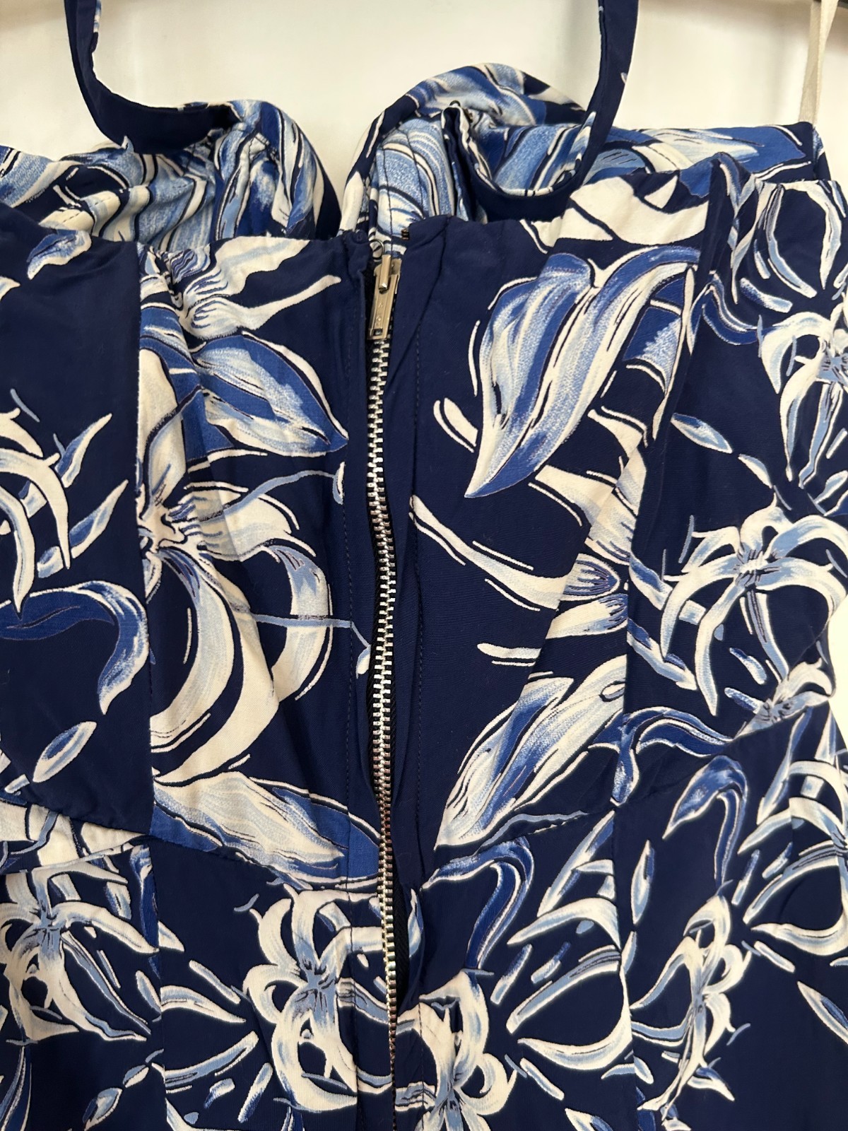 Vintage 50’s Navy Blue White 100% Rayon Sarong style dress Lily print Size S-M