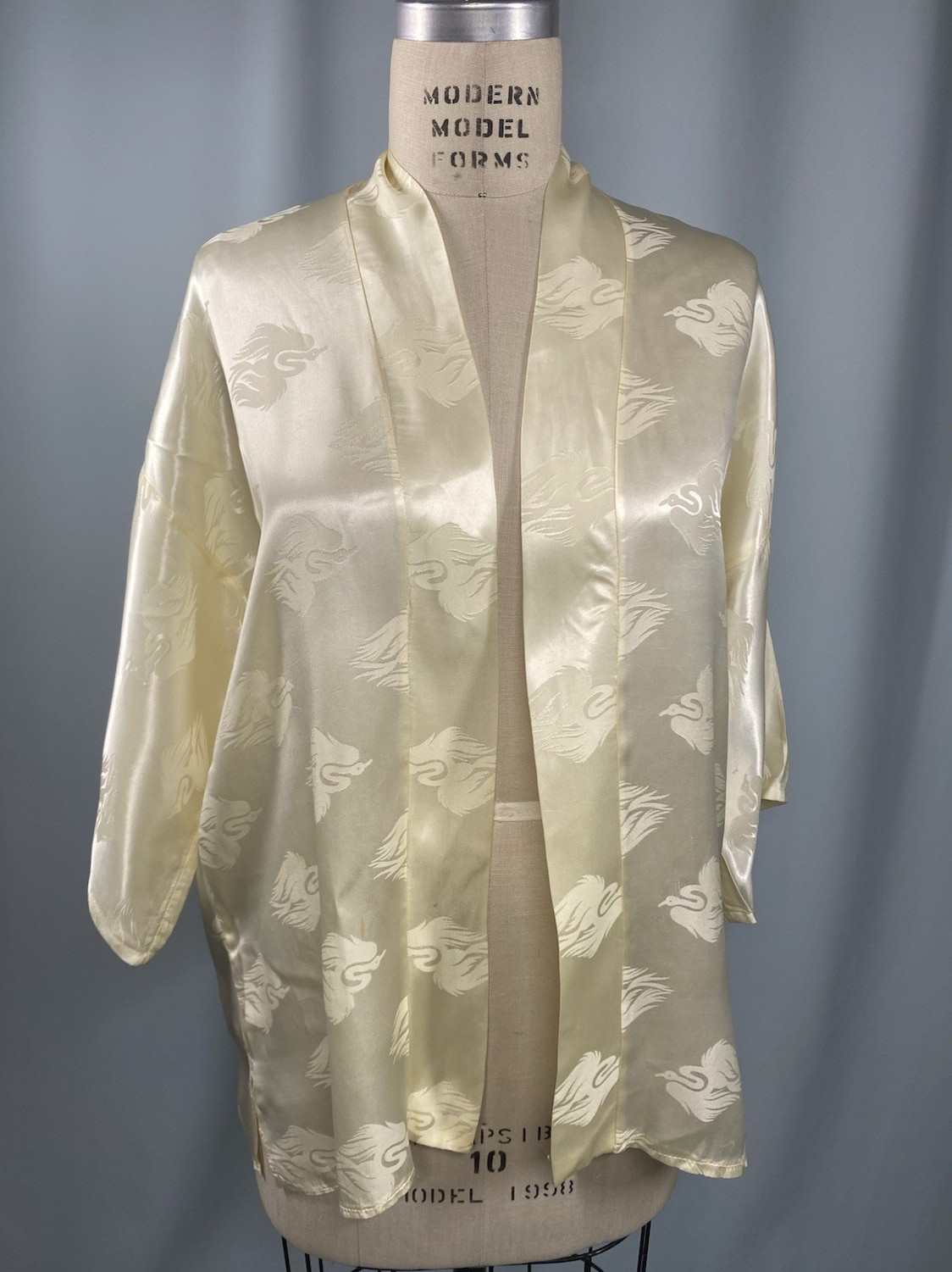 Vintage Robe Top SIZE LARGE ivory white JUDY KNAPP 70s 80s Asian