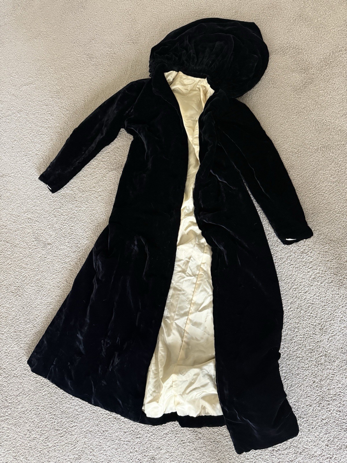 Vintage 1940s Hooded Black Velvet Opera Coat with Ivory Lining Small