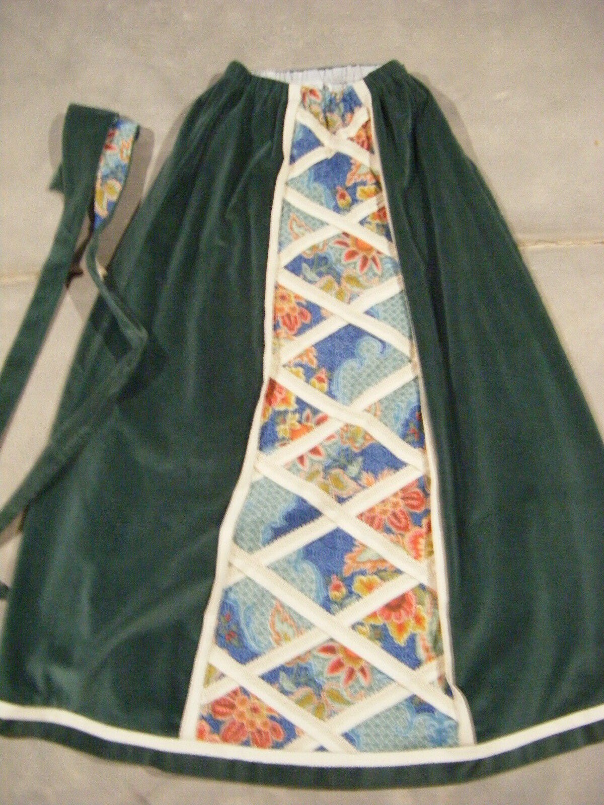CHESSA DAVIS Vtg 70s Green Velvet Floral Patch Work Skirt & Belt-Waist 24 to 30″