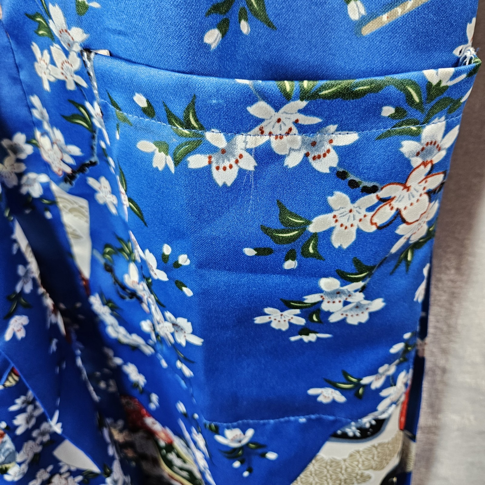 Vintage Kimono Robe Womens M Satin Royal Blue Japanese Style Geisha Artsy