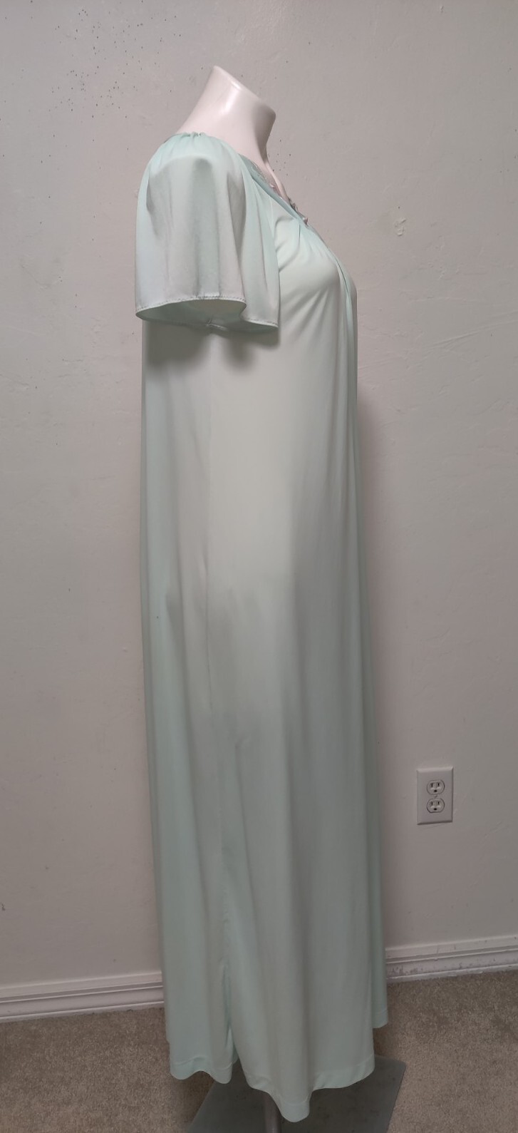 Vintage Shadowline Long Nightgown Small Aqua Green Embroidered Floral **Flaw