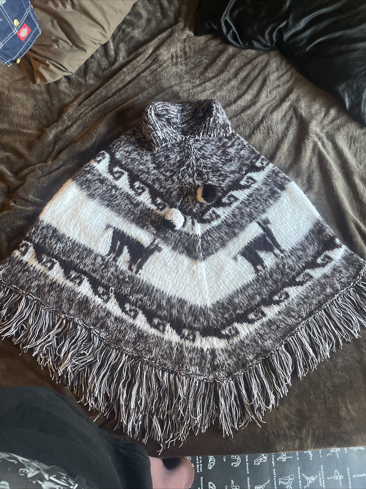Womens Peruvian Alpaca Cape/Shawl Size M ~Brown. From Argentina Never Worn 1986