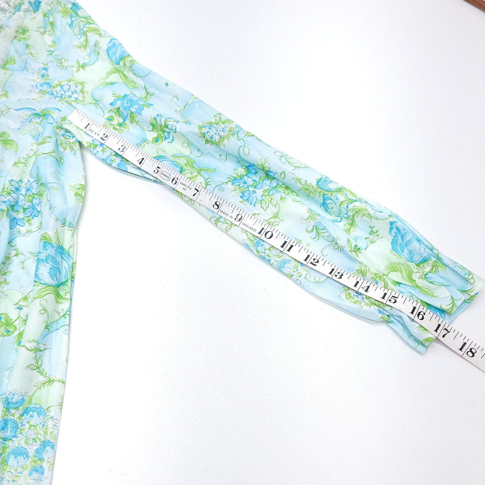 NWT Vintage Dream Away Long Sleeve Nightgown Lingerie Floral Blue Sz M 1974