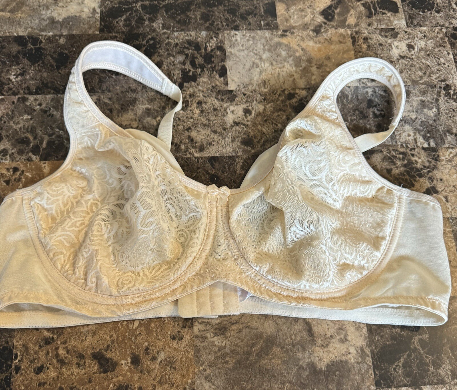VINTAGE BREEZIES BEIGE BRA! 42C