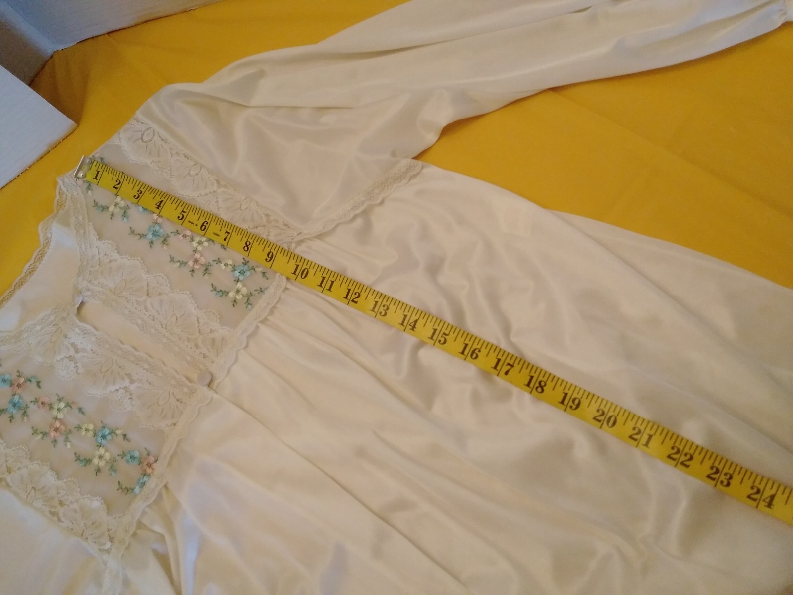Vintage Sears 2pc Embroidered Bodice Long Nightgown & Robe Small 32/34