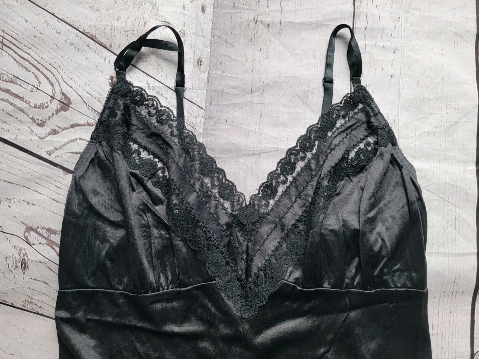 VTG Bari Black Fancy Scalloped Lace Union Made Nylon Full Slip Dress sz 36