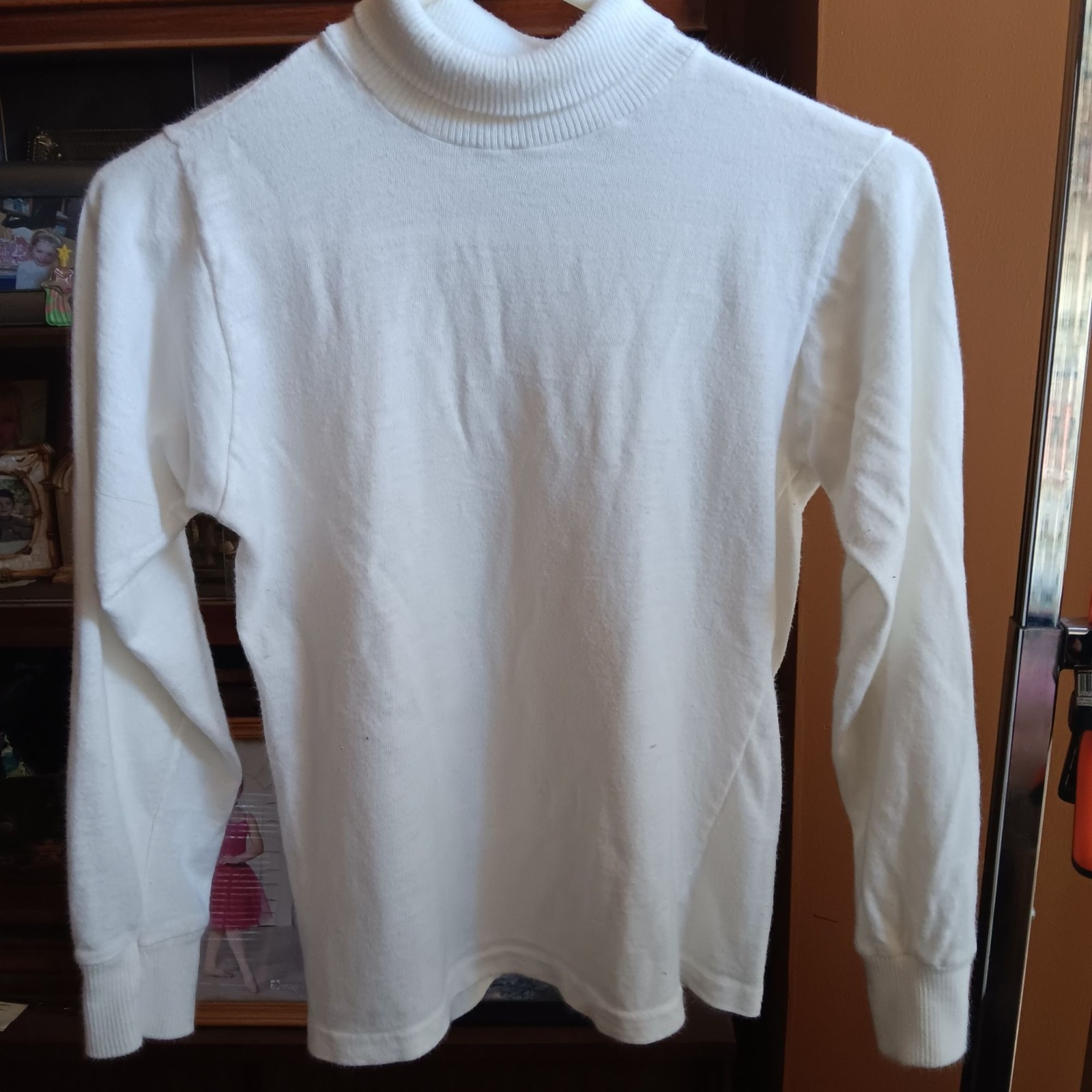 True Vintage 80’s Medium Turtleneck Top Campus Buttery Soft White Acrylic