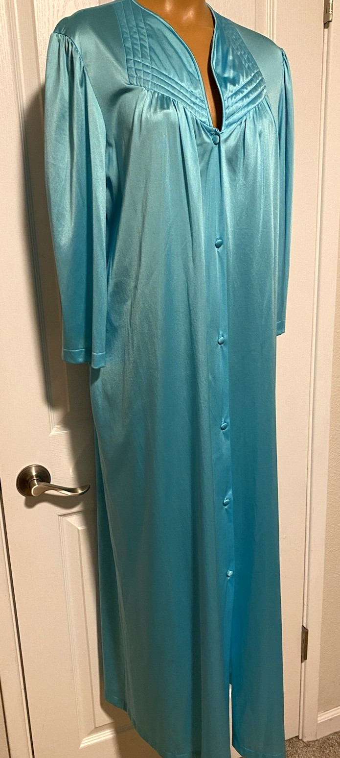 VTG 60’s VANITY FAIR TURQUOISE BLUE W/ QUILTED YOKE BUTTON DOWN LONG ROBE SZ M