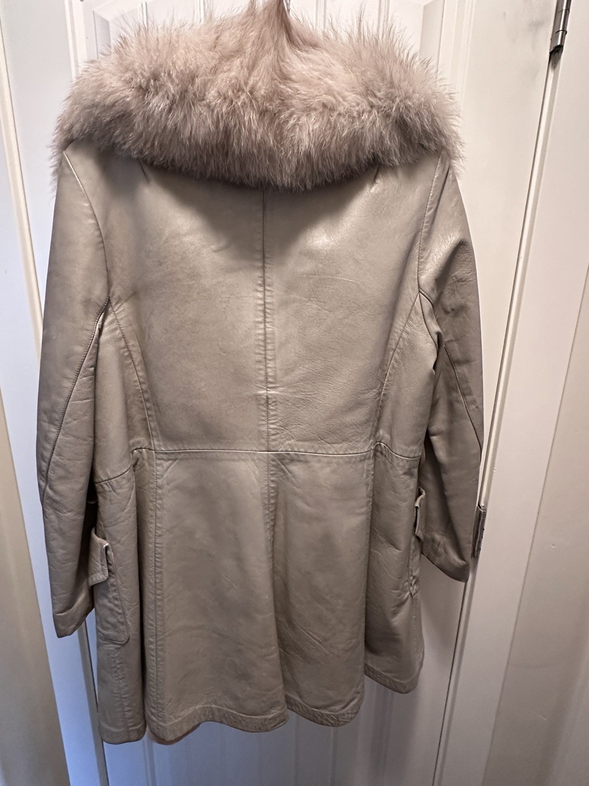 Well-Preserved Vtg 70’s Coat. Gray Leather/Satin. Good Condition. Size L 14