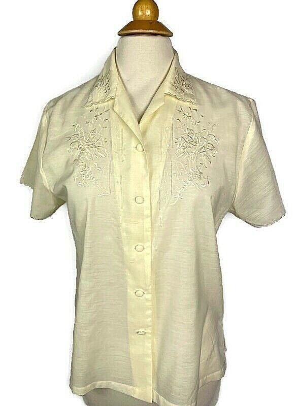 Vtg. DAFFODIL Women’s Ivory Embroidery Cut-Out Button Front Blouse Top Size: L