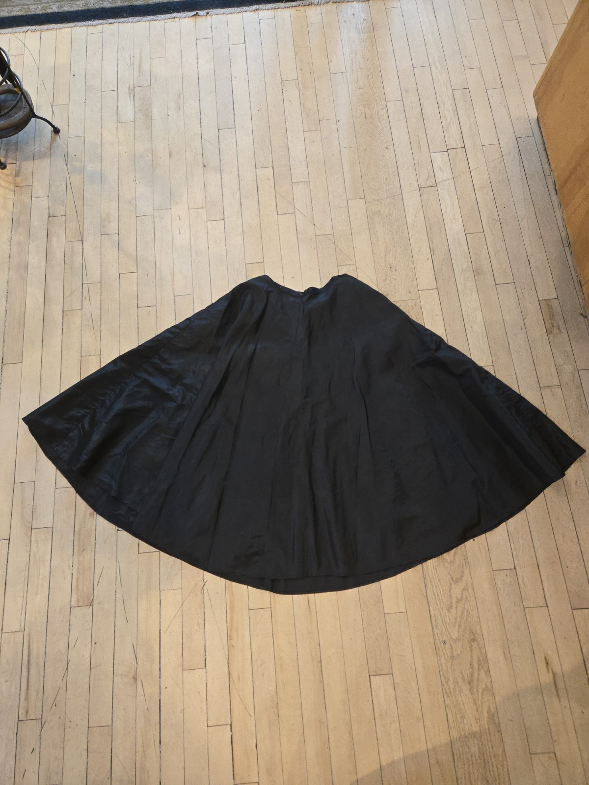 VTG 1930s Black Silk Tafetta Circle Skirt Talon Bell Zip Vamp Goth Witch