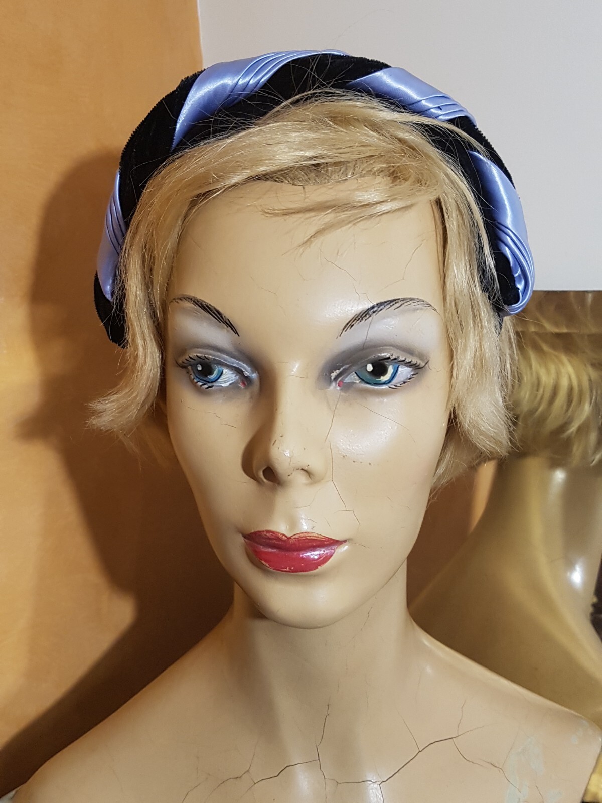 Vintage 50s/60s womens blue satin and black velvet headband hat