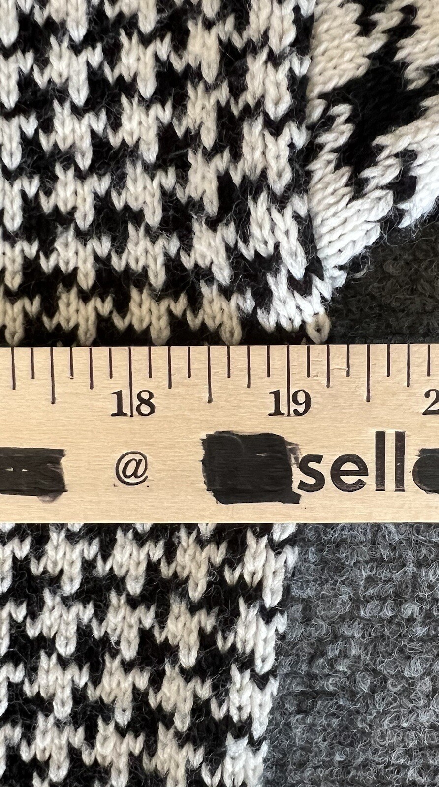 Counterparts Womens VTG Sweater Black White Houndstooth Chili Pepper Medium