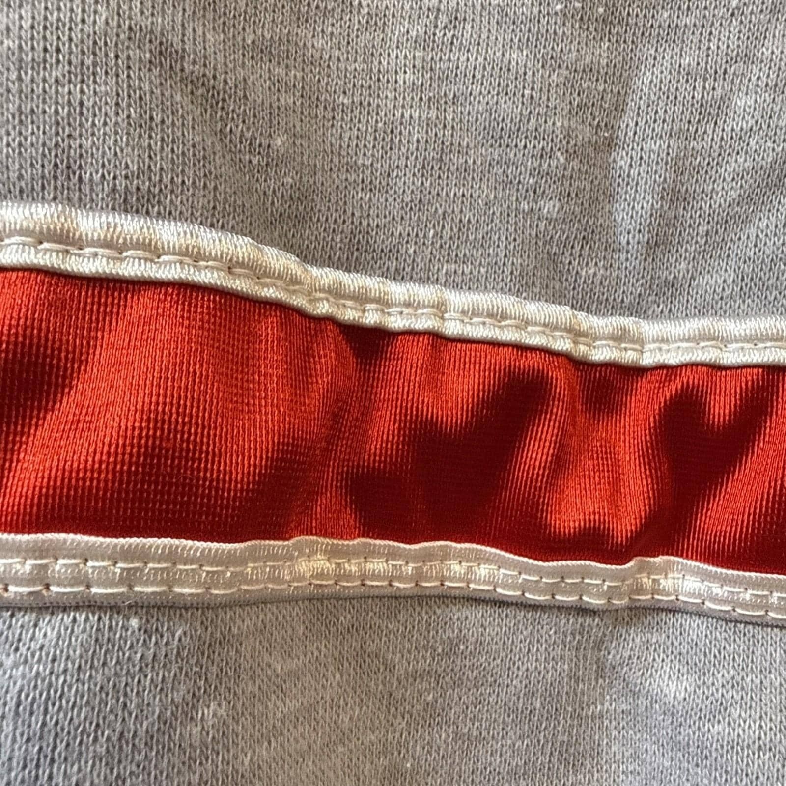 VTG Variety Gray Red Satin Trim Colorblock Retro Short Sleeve Top M