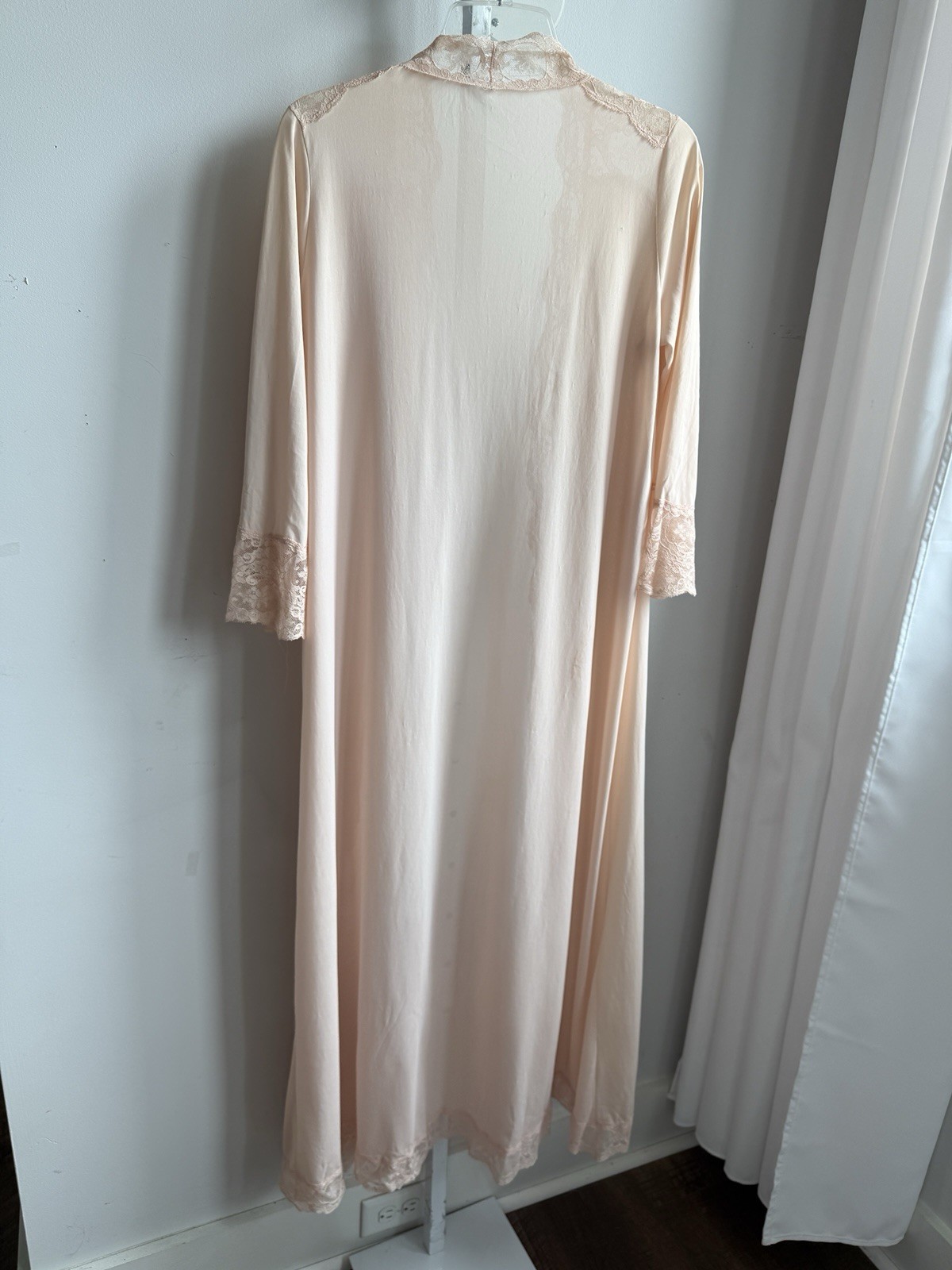 Vintage Olga Peach w/Lace Nightgown Peignoir SET Gown & Robe Small Full Sweep