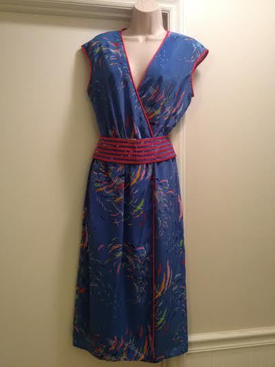 VINTAGE The Gilberts TALLY New York Geometric Wrap Below Knee Dress & Belt U04