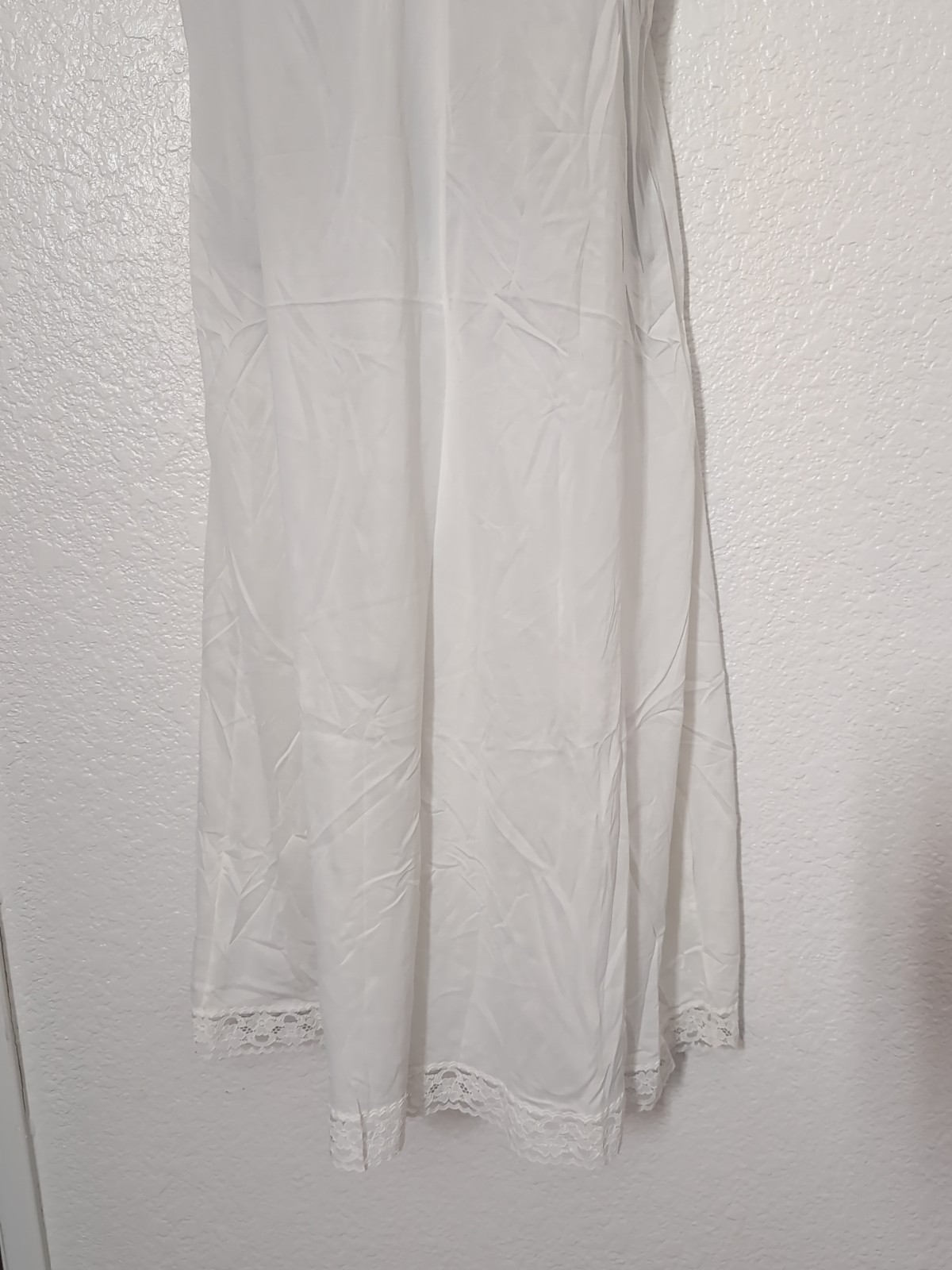 VANITY FAIR Ivory Nylon Slip Style 10-103 Size 36 26” Lace Trim