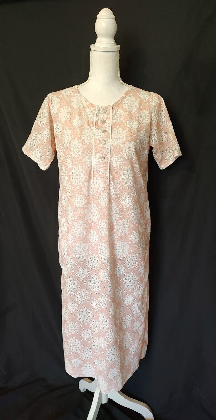 70’s Vintage Dress Hippie Boho Pink & White Shift Flower Burnout Print M