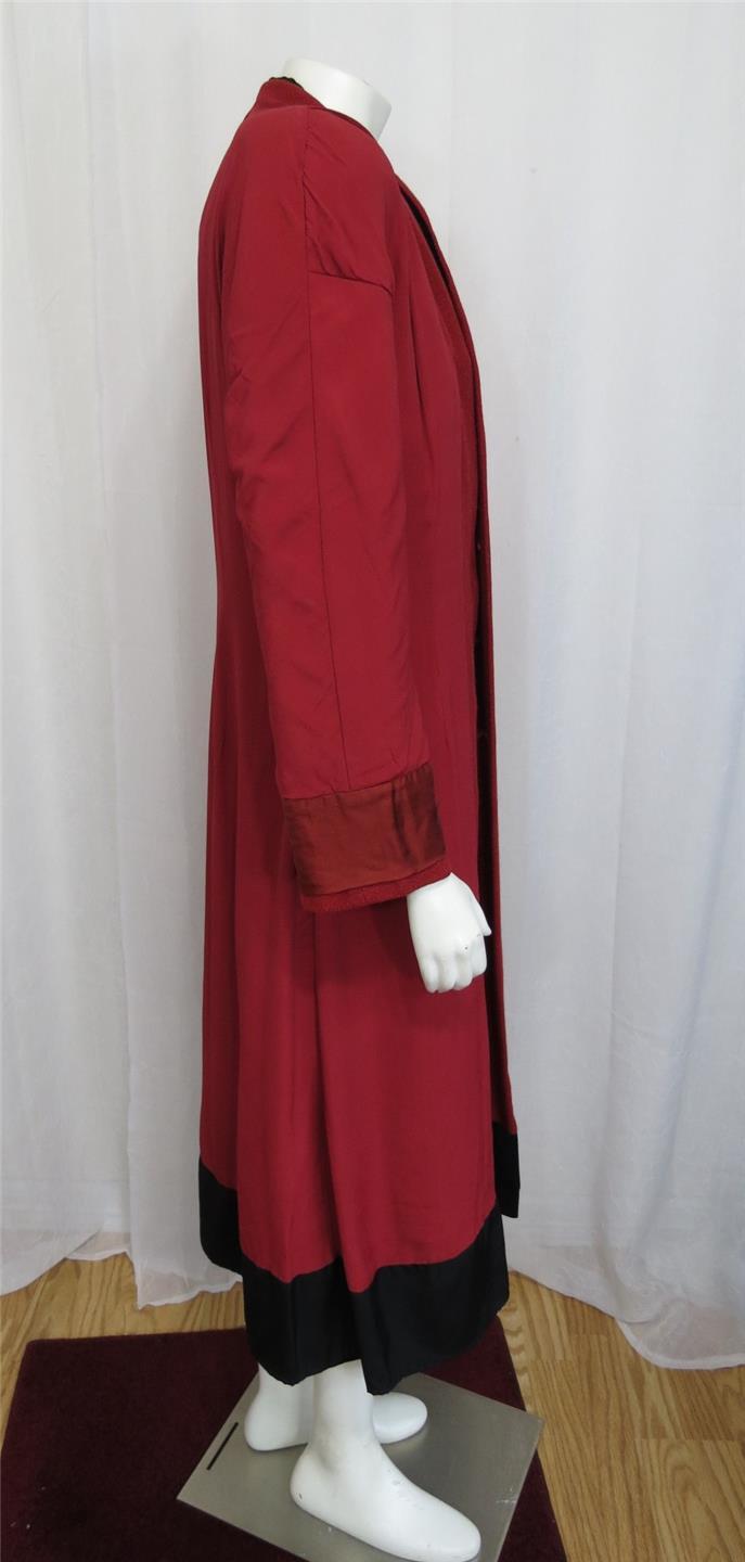 Pauline Trigere Extremely rare 1940’s designer wool and velvet coat. US size M