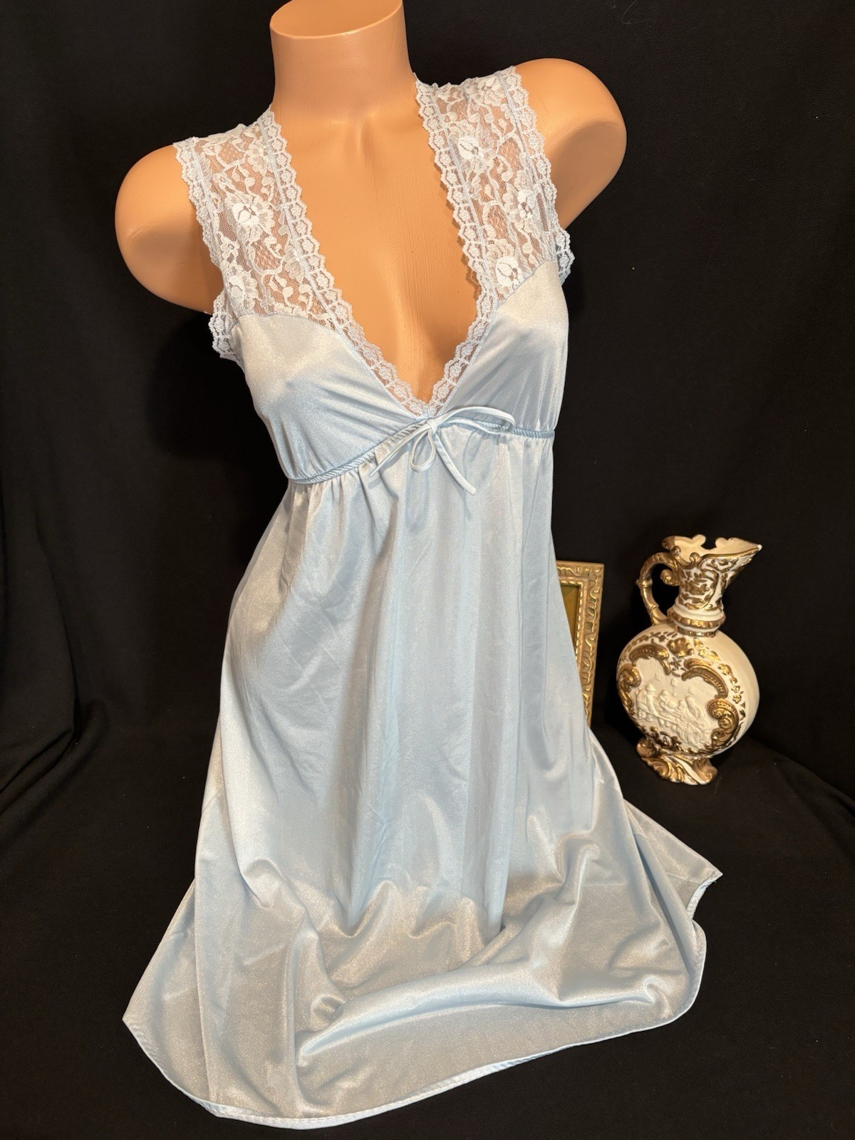 Vtg Silky Wide Lace SILKY SOFT NYLON Nightgown Negligee Gown w Tie front Dress