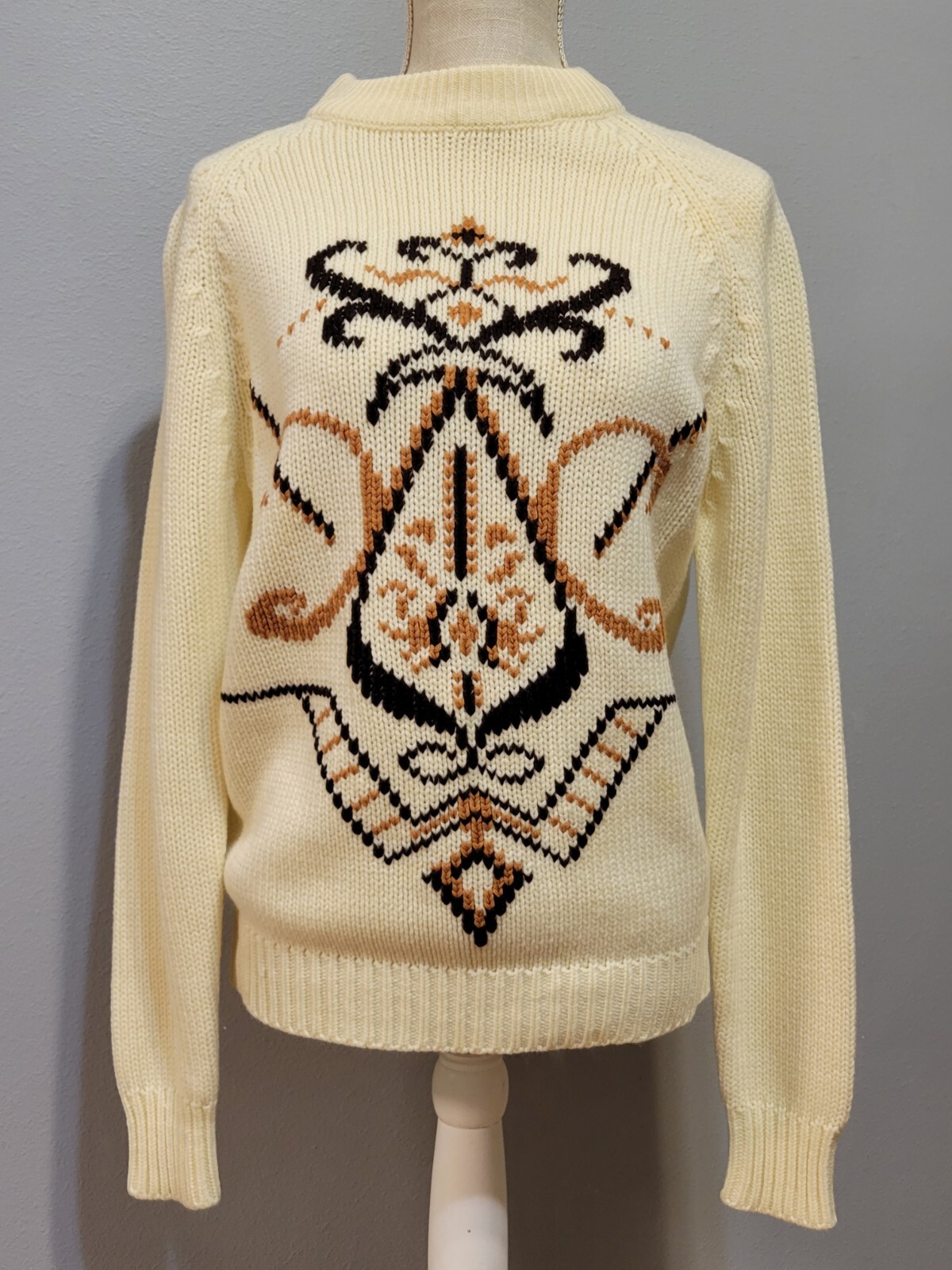 Vintage Sigallo medium vintage ivory and brown crew neck sweater