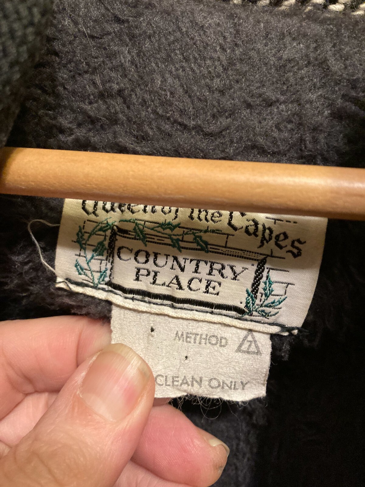 VTG Queen of the Capes Country Place 100% wool tweed herringbone lined caped