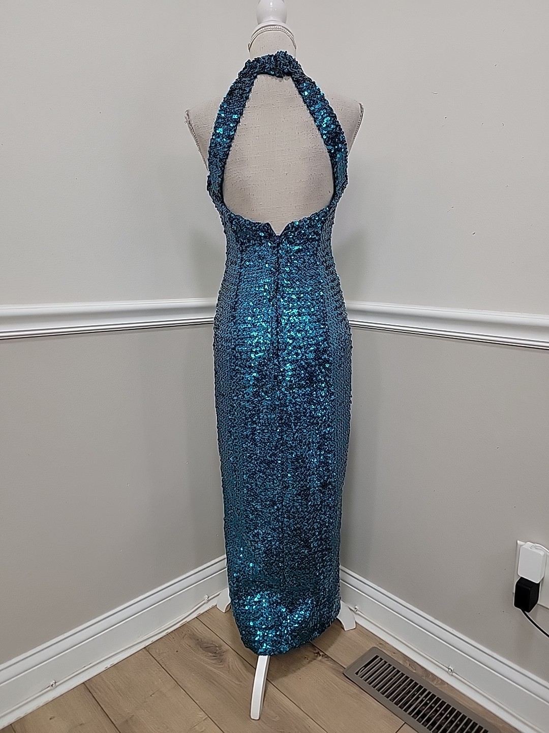80s Turquoise Sequin Halterneck Evening Gown/Figure-Hugging Maxi Dress/ Cocktail