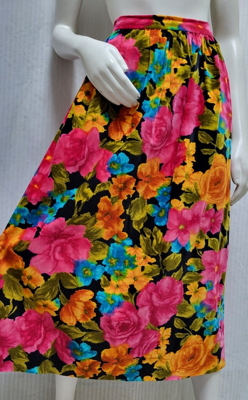 Vintage Bright Floral Rose Print Velvet Long Skirt – Waist 27 inches – EUC
