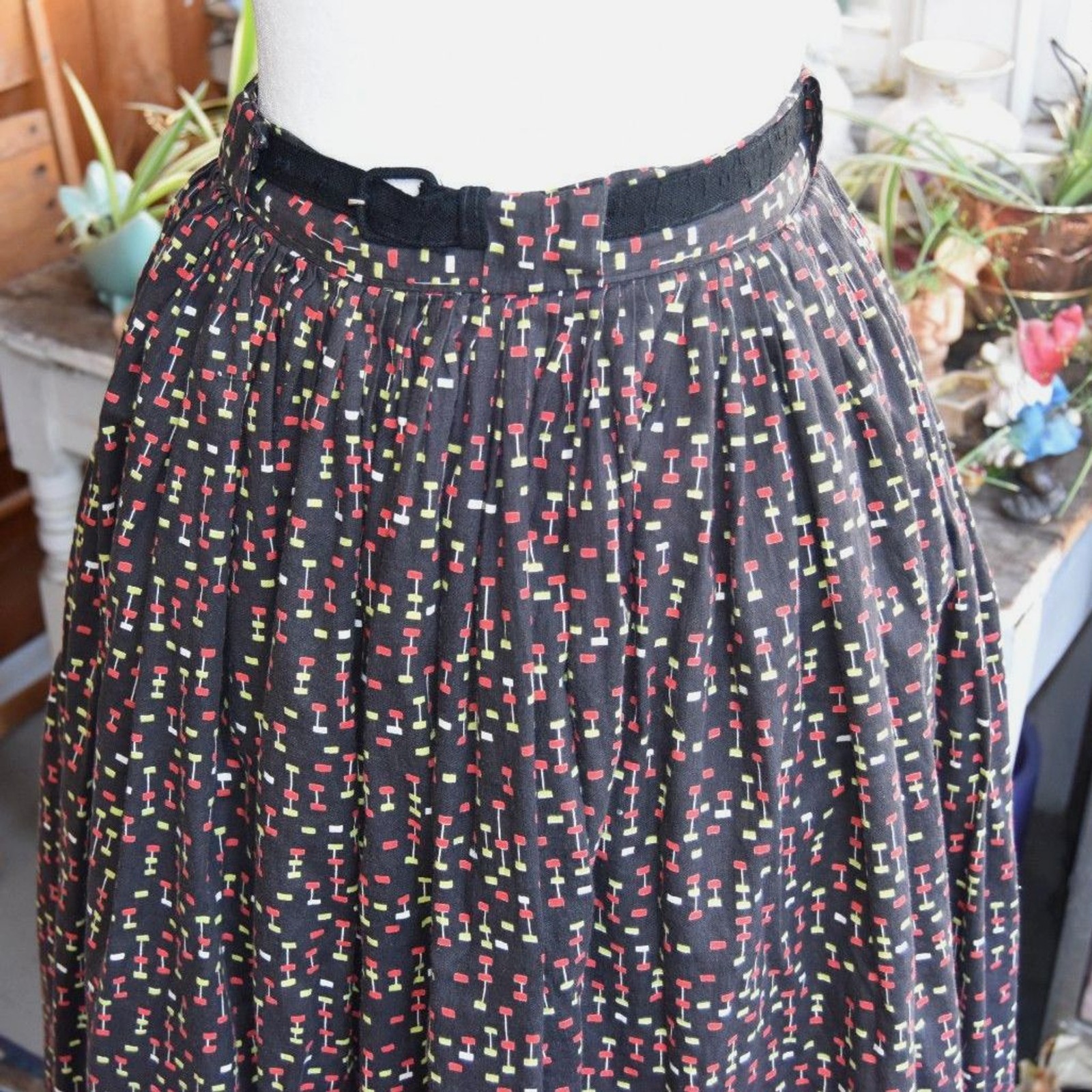 Vintage 1950s Atomic Print Full Skirt 26 Waist Novelty Cotton Rockabilly XS