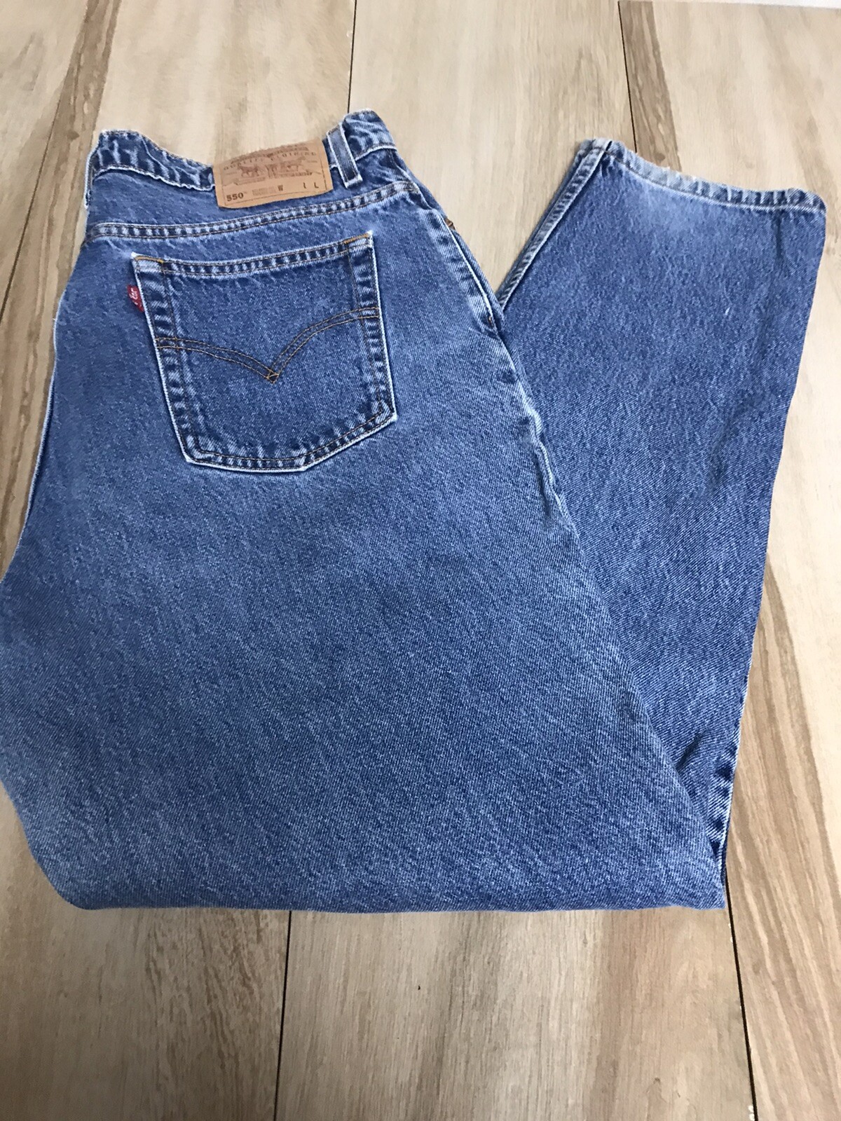 Levis 550 Relaxed Tapered Jeans 18 Reg L (35×32)