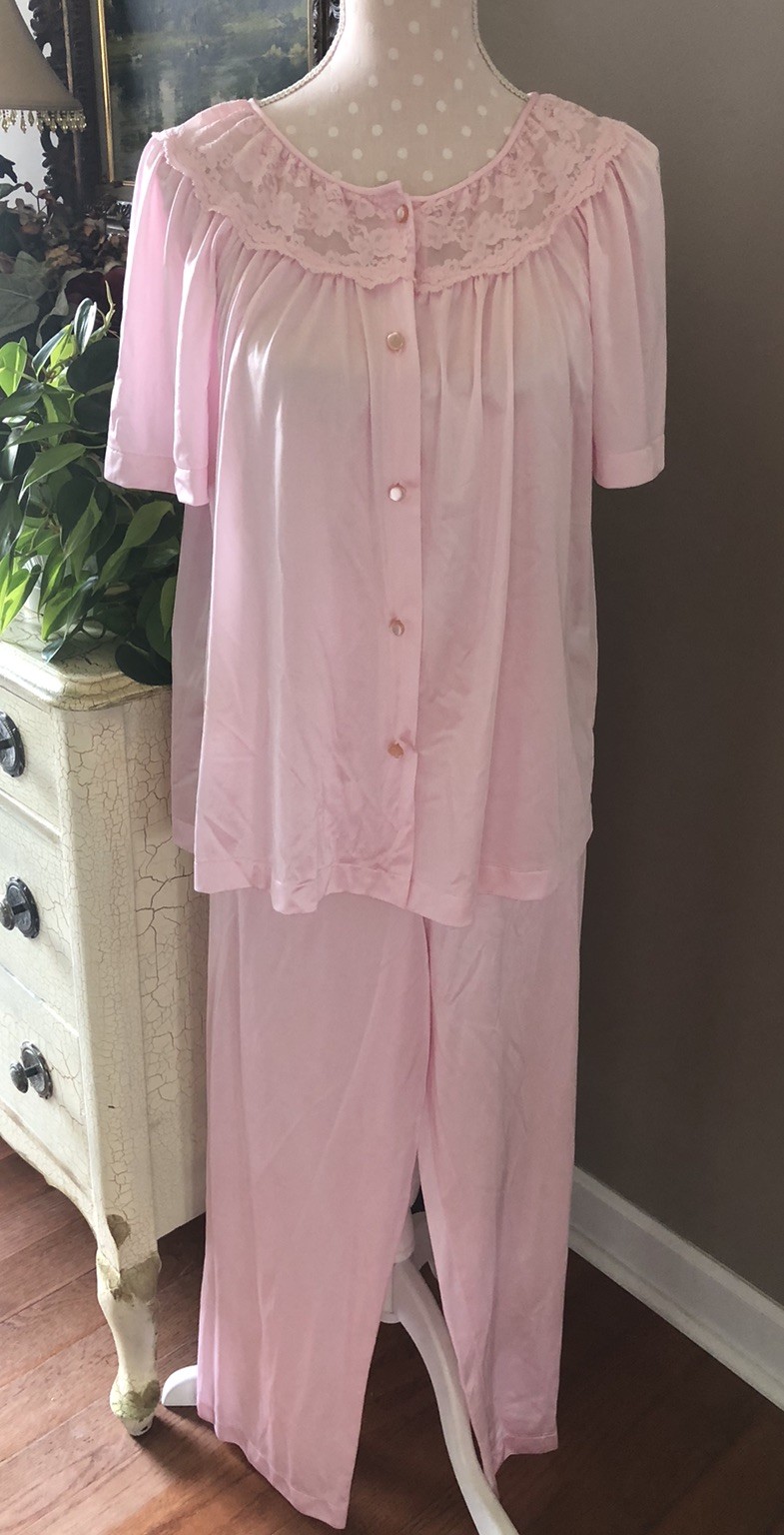 Vintage Gilead Pajama Set Size 32 or Small Pink Nylon Short Sleeves USA
