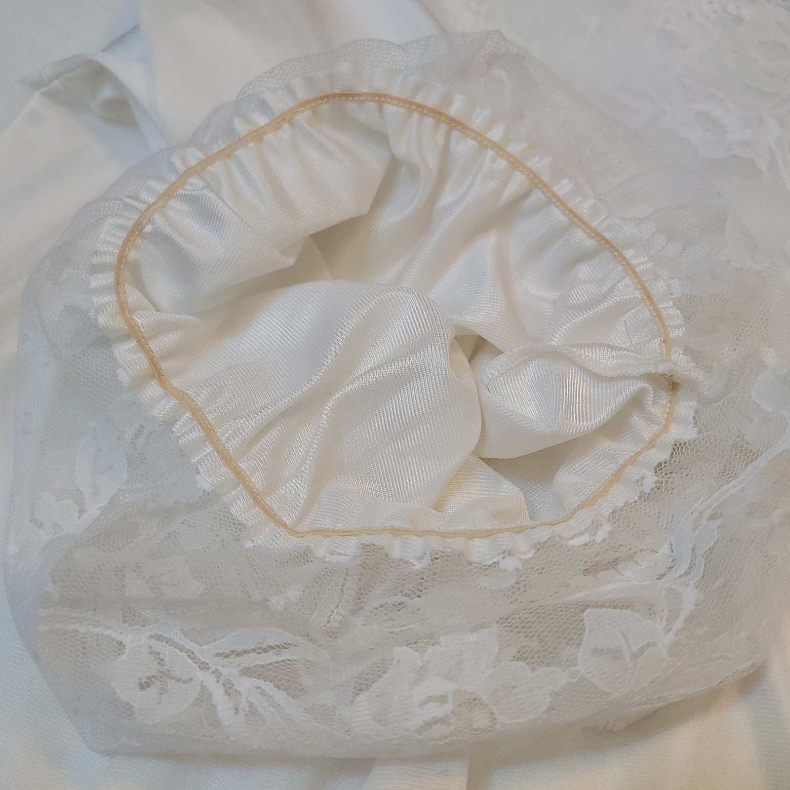 Vintage NWT 1970s The OLGA Touch White Cream Nylon Lace Robe Style 9712 Sz M Med