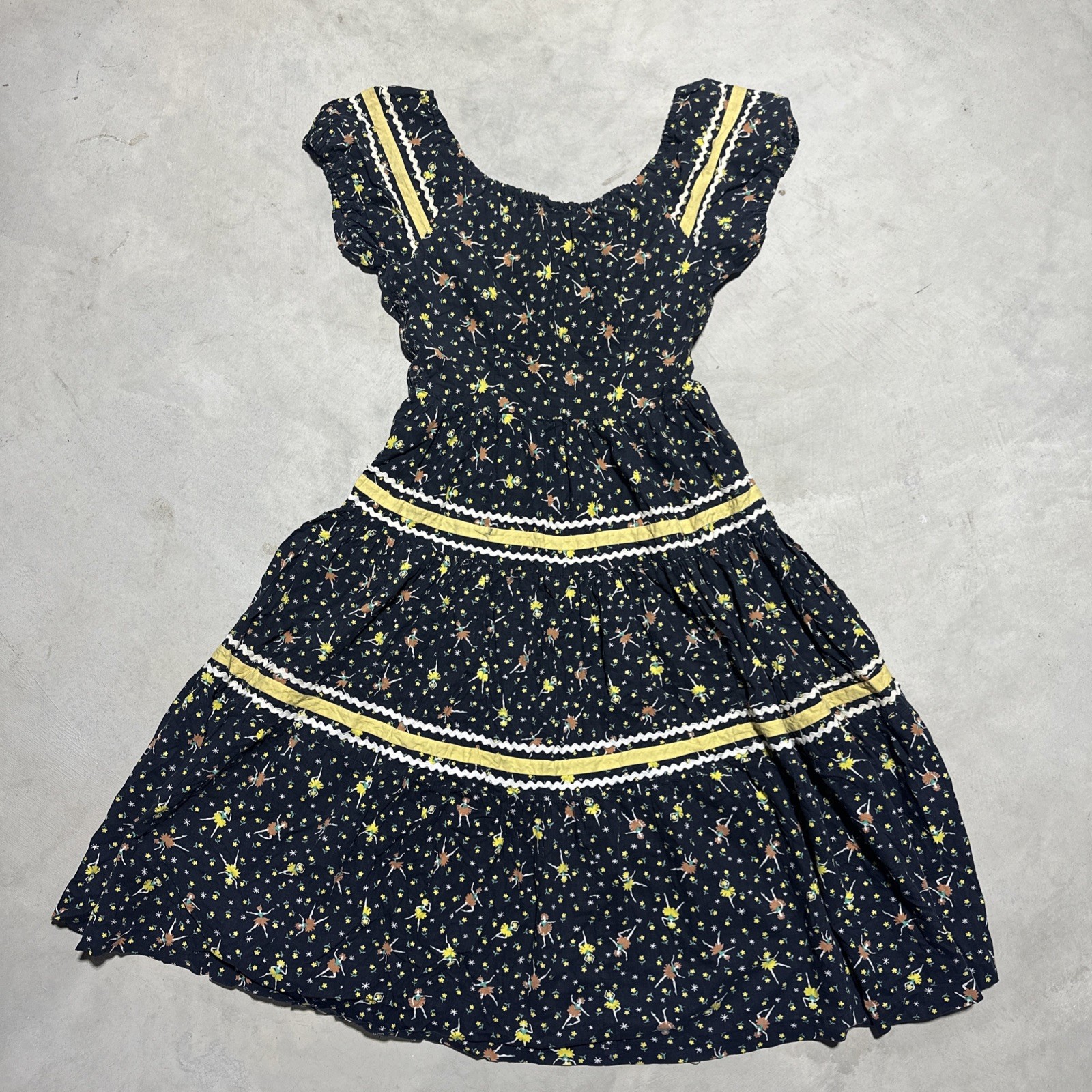Vintage 1960s Floral Dancer Prairie Style Cotton Dress with Lace Trim Paisley