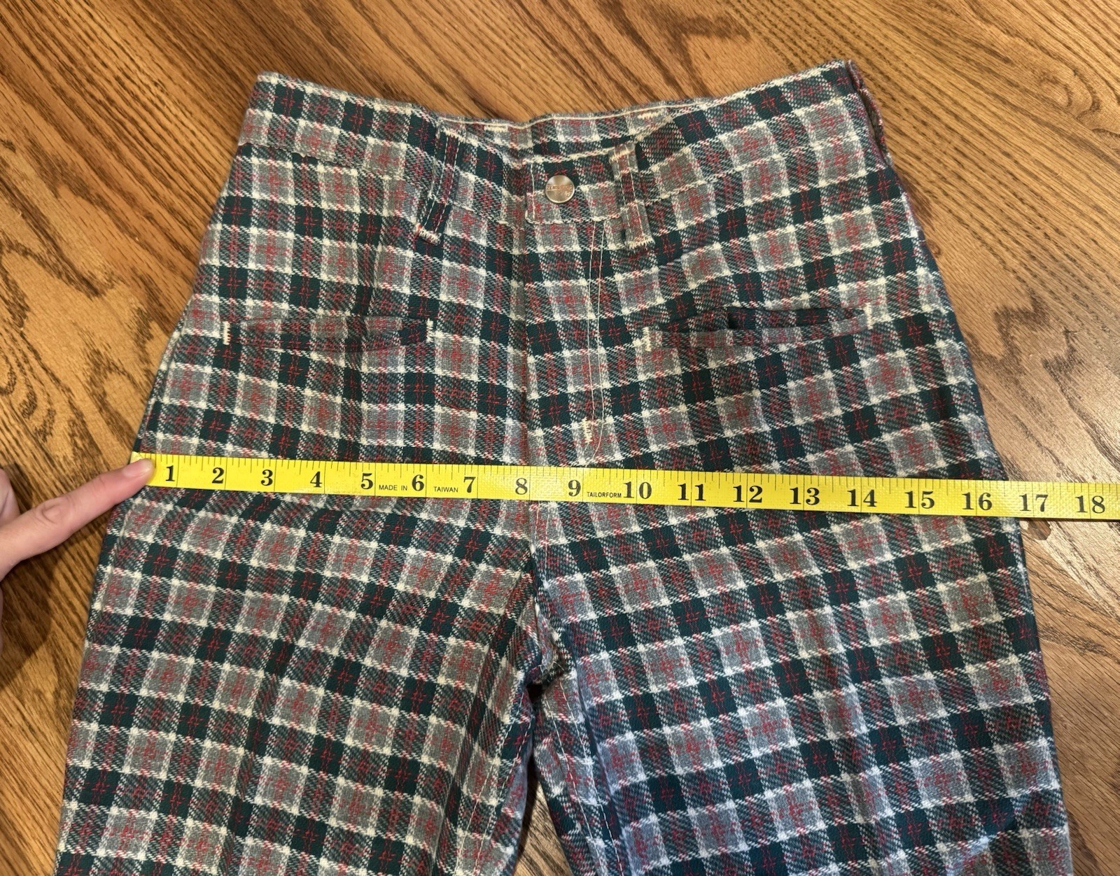 Vtg 1970s Maverick Plaid Pants XS 24×31 Green Red Checkered Bell Bottoms EUC