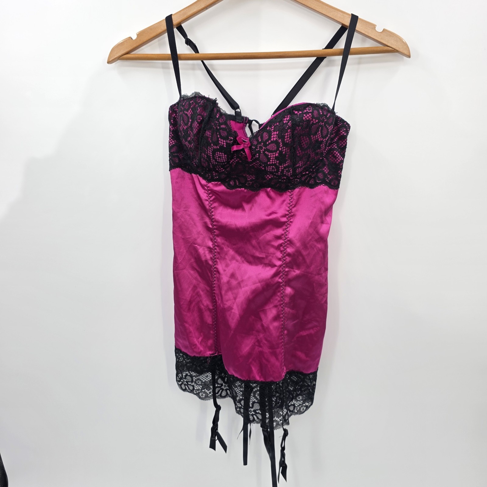 FREDERICK’S of Hollywood Pink Black Lace Body Slimmer Open Bottom Garter Top