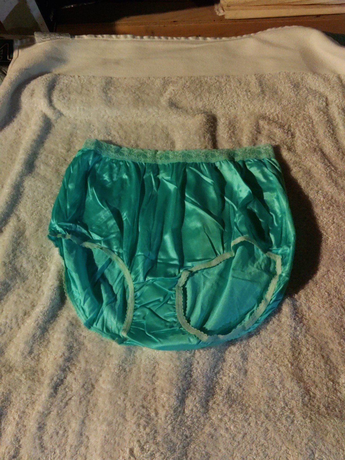 Size 8 vintage Hanes Her Way 100% Captiva nylon panties w/Lace Super Soft