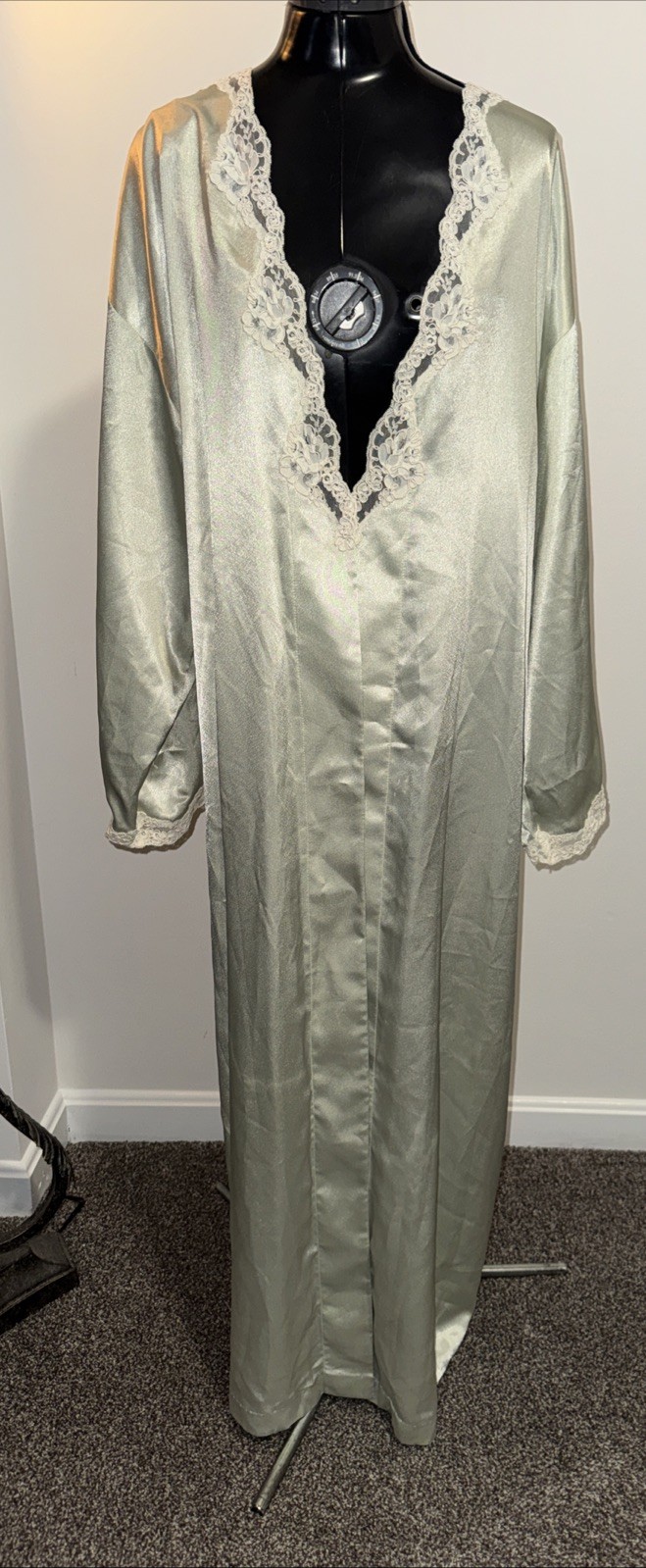 Vintage Valentino Intimo Satin Green Lace lingerie Robe No Belt S