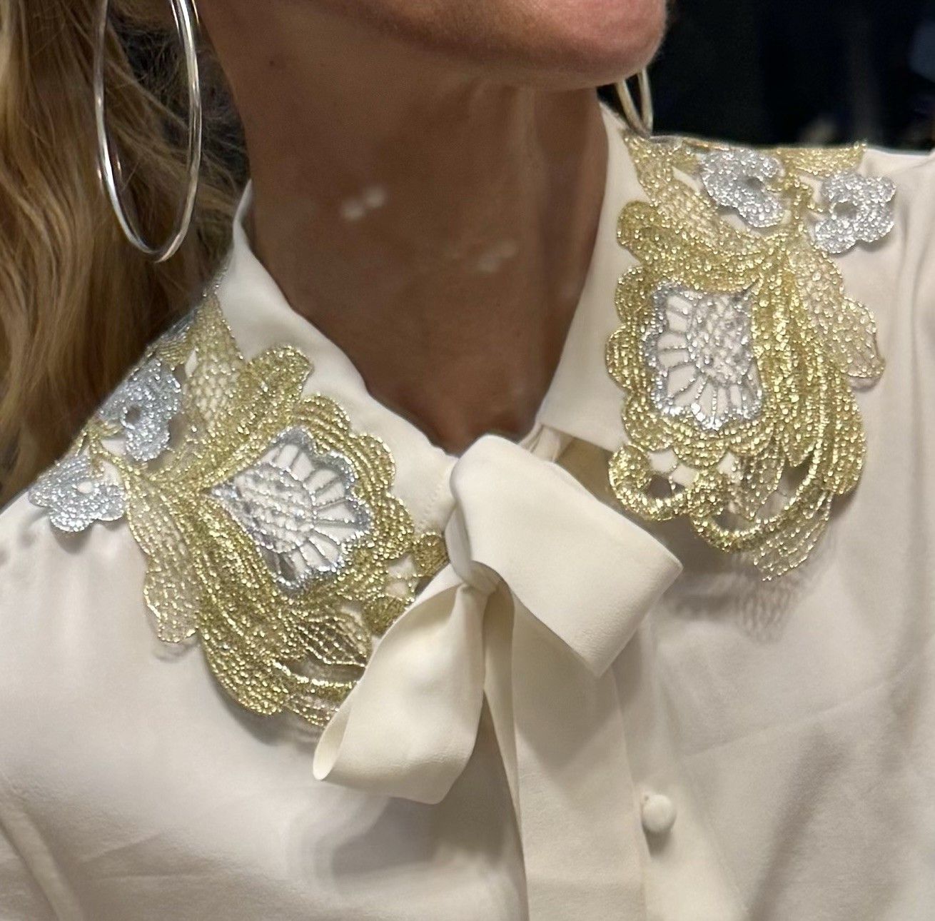Vtg Silk Ivory Off White Blouse Gold Silver Collar Shirt Top Covered Buttons XS