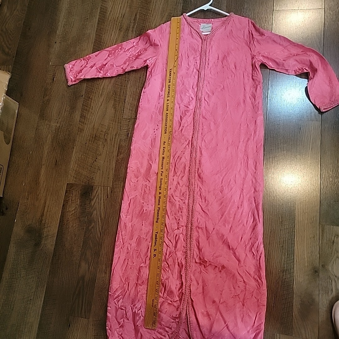 60s Lisanne Vintage Loungewear Melon Pink Medium 36-38″Ch 52 Len Zipper Brocade