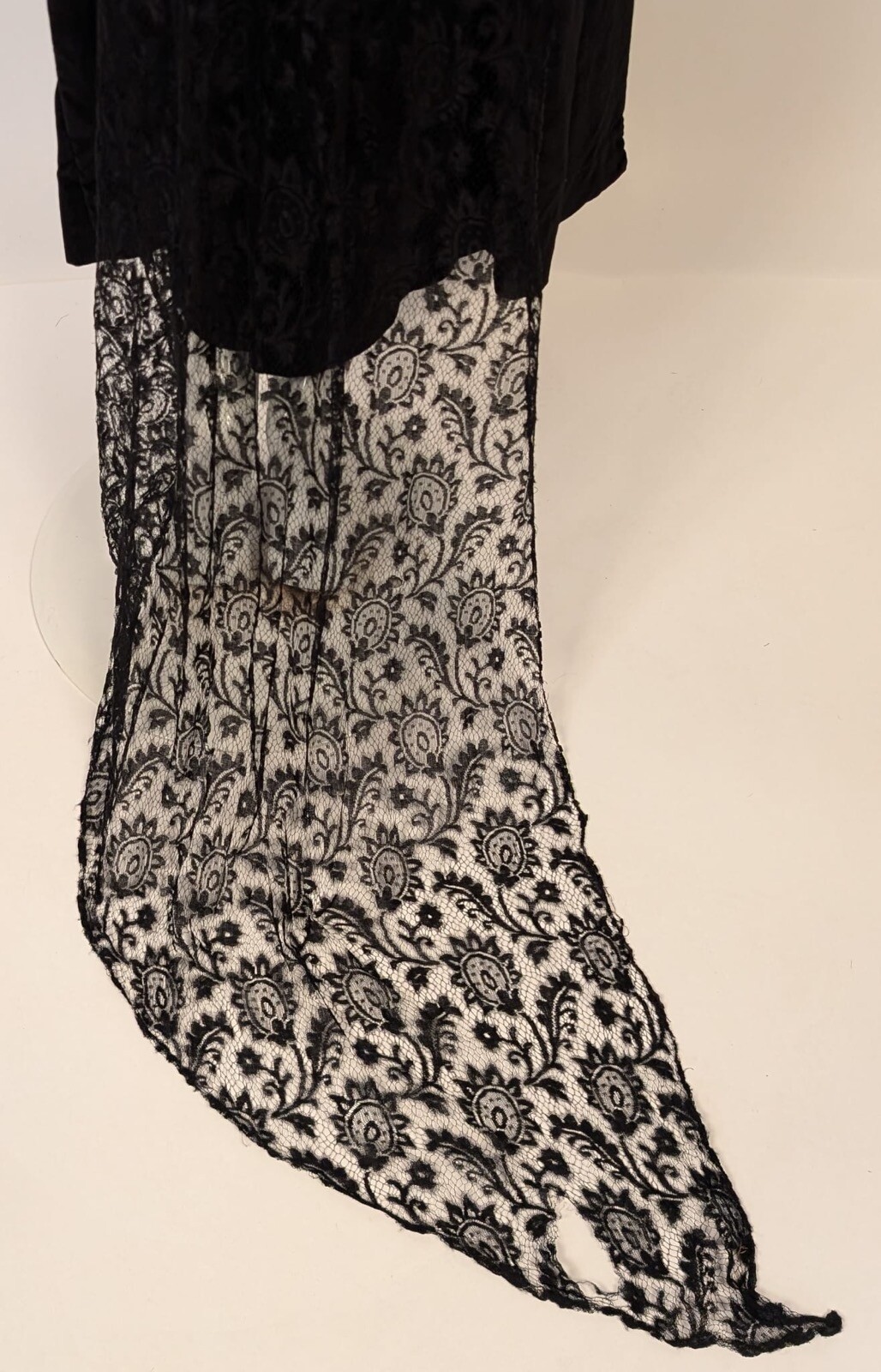 EDWARDIAN BLACK VELVET + LACE EVENING DRESS W JET BELTING + LONG LACE TRAIN