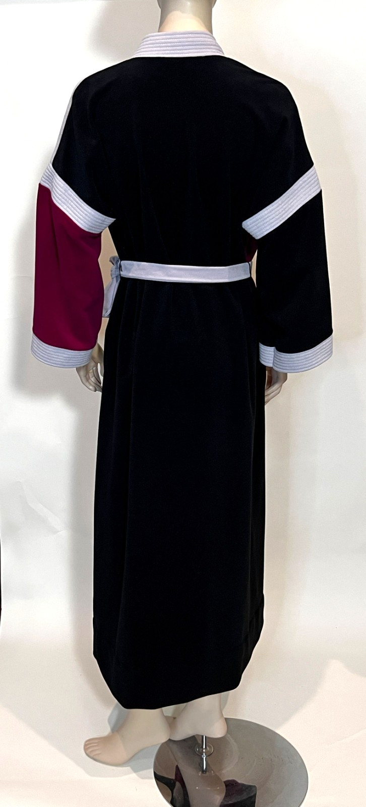 Vintage Vanity Fair velour kimono style belted robe black red gray size Large