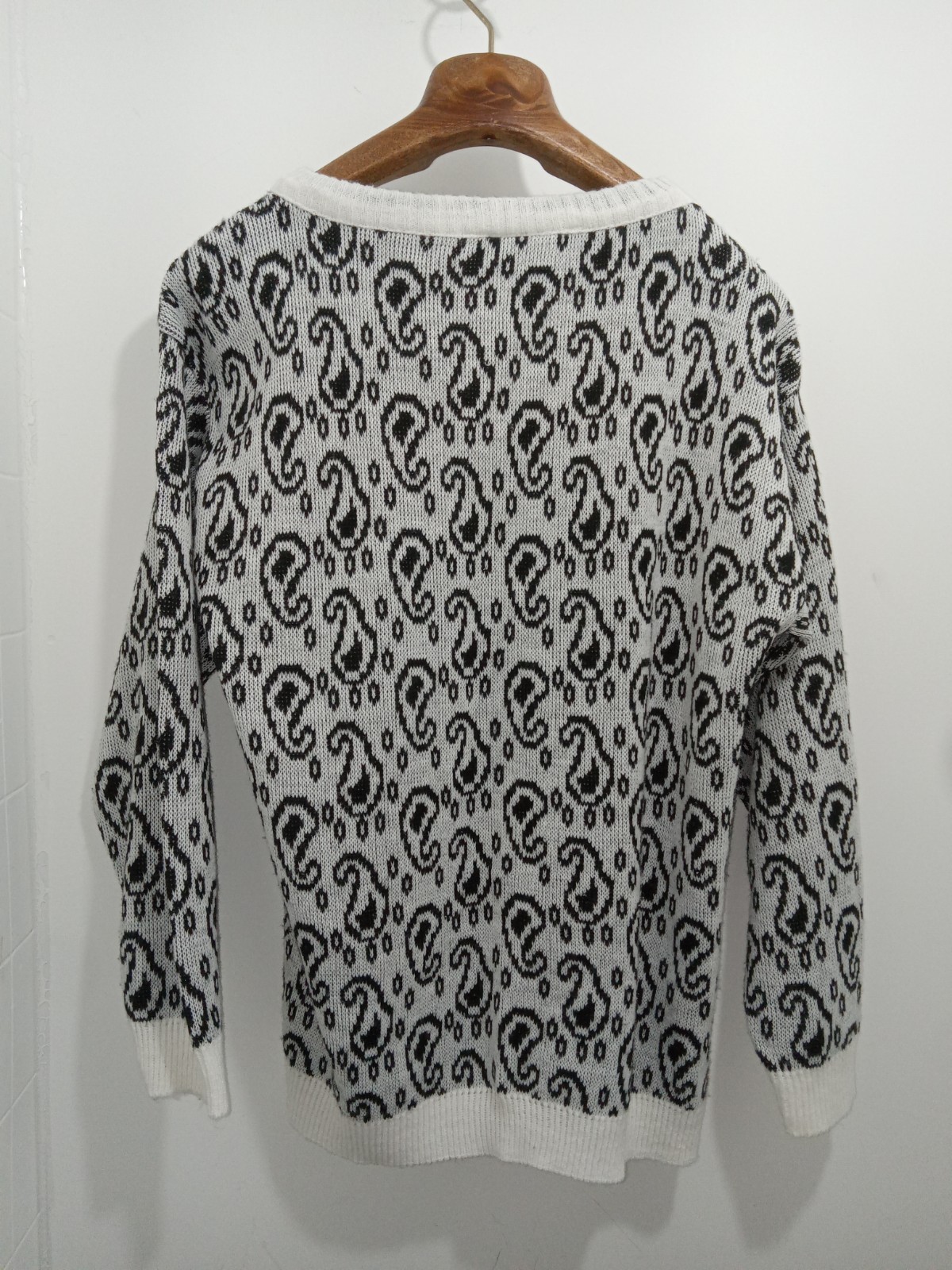 Jamknits Vintage Womens Winter Sweater Made in USA White & Black Paisley 42 Inch